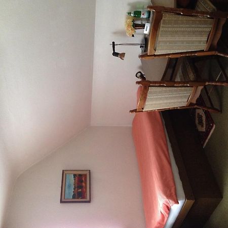 Guesthouse Airminis Düsseldorf Zimmer foto